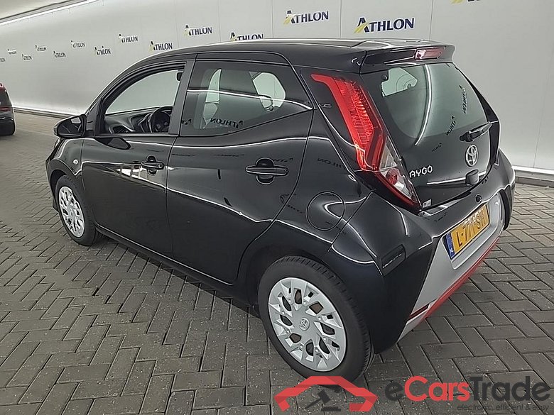 TOYOTA Aygo 1.0 VVT-i x-play 5D 53kW #4