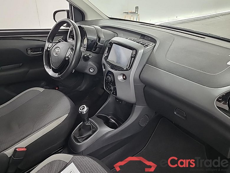TOYOTA Aygo 1.0 VVT-i x-play 5D 53kW #6