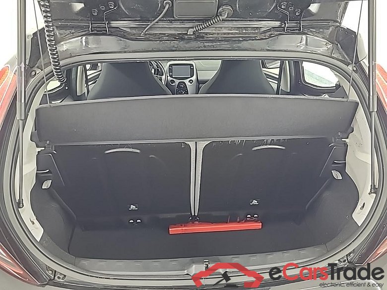 TOYOTA Aygo 1.0 VVT-i x-play 5D 53kW #5