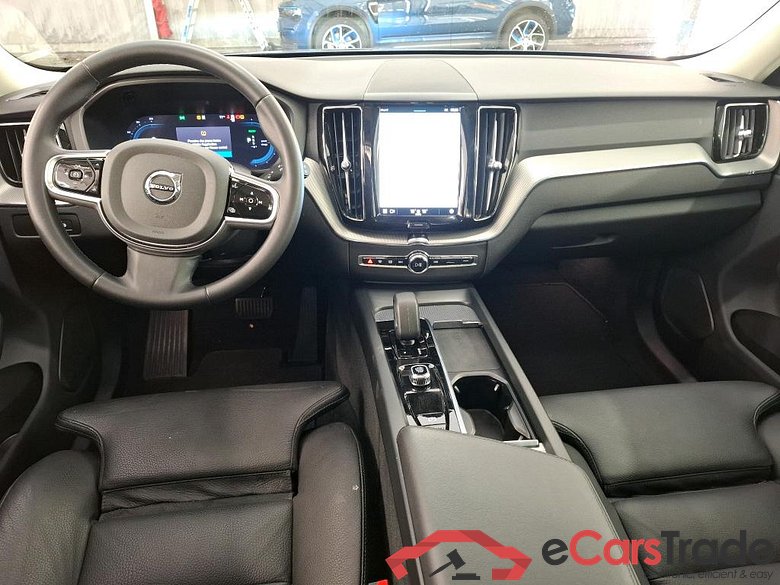 VOLVO XC60 / 2021 / 5P / SUV Recharge T6 350 GT 8 Plus Style Dark #5