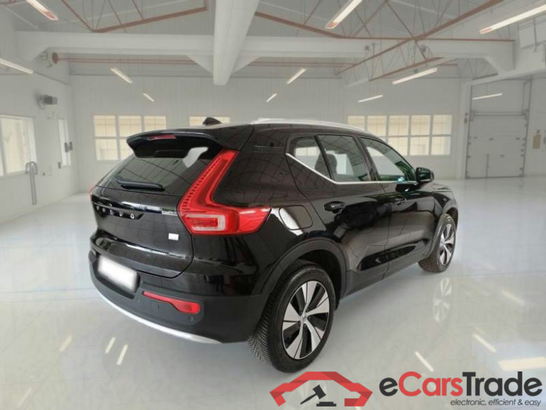 VOLVO XC40 / 2021 / 5P / SUV T5 RECHARGE PLUG-IN AUTO CORE #2