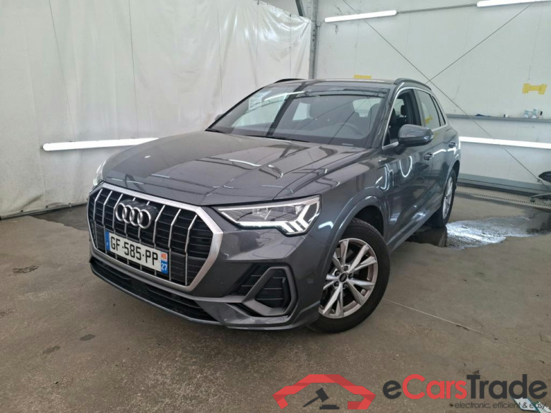 AUDI Q3 / 2018 / 5P / SUV 45 TFSI E 245 S TRONIC S LINE