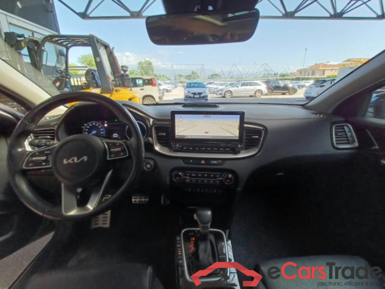 KIA XCEED / 2022 / 5P / CROSSOVER 1.6 GDI PHEV 141 CV DCT EVOLUTION #3