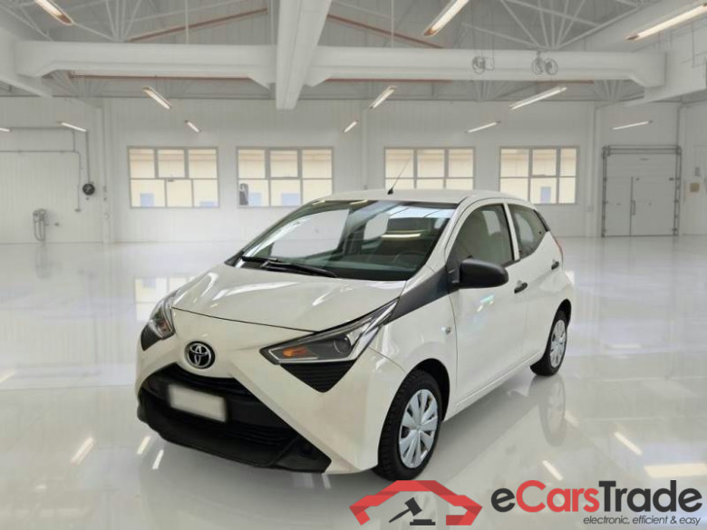 TOYOTA AYGO CONNECT / 2018 / 5P / BERLINA 1.0 VVT-I X-BUSINESS LIGHT #1
