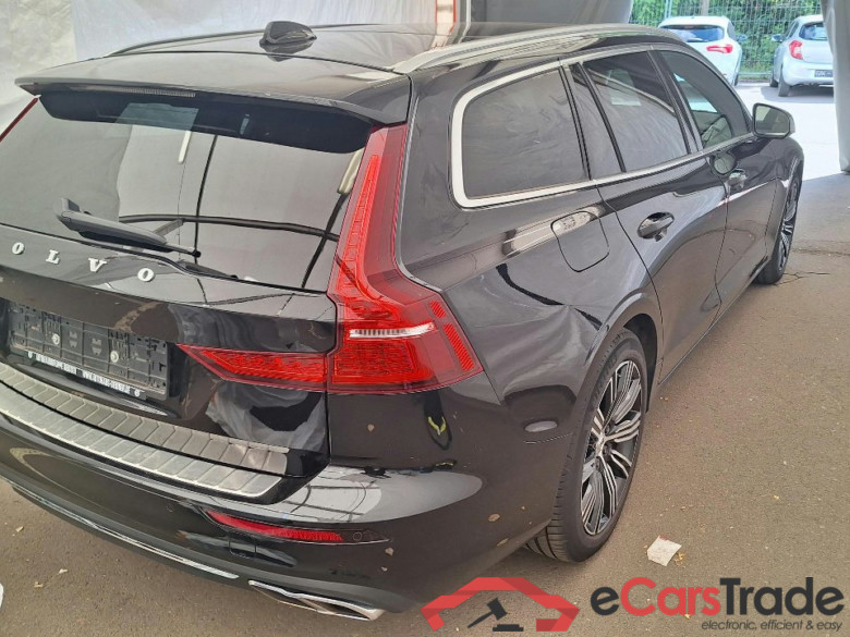 VOLVO V60 T8 AWD Twin Engine Geartronic Inscription 5d 223kW #3