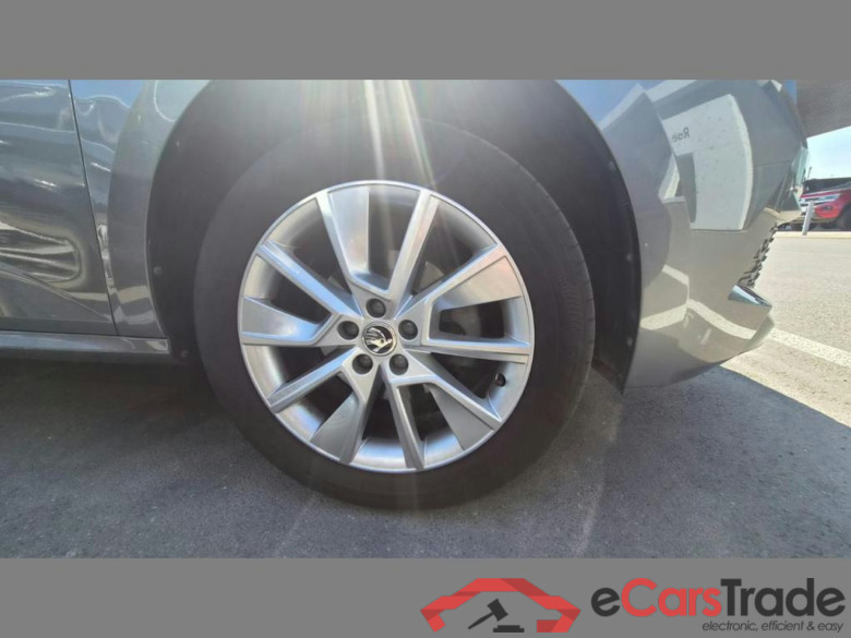 SKODA Kamiq 1.0 TSI Clever #5