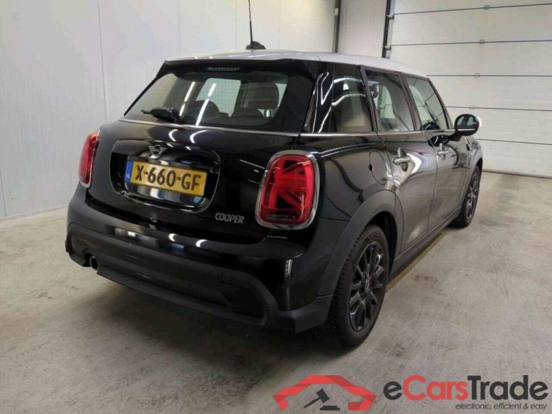 Mini 5-deurs 1.5 Cooper Camden #2