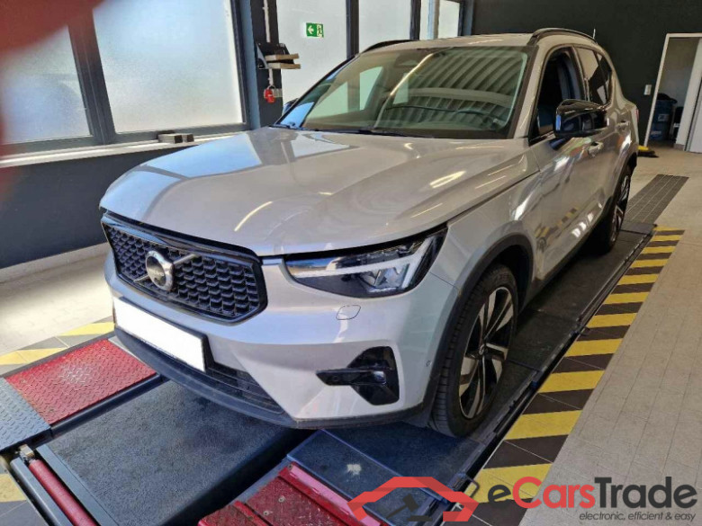 Volvo XC40 (2017->) DE - SUV5 B4 2WD EU6d, Ultra Dark, (Facelift) 2023 - 2024 #1