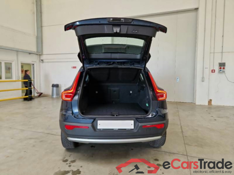 VOLVO XC40 / 2017 / 5P / SUV T5 PLUG-IN HYBRID AUTO RECH INSCRIP EXPR #5
