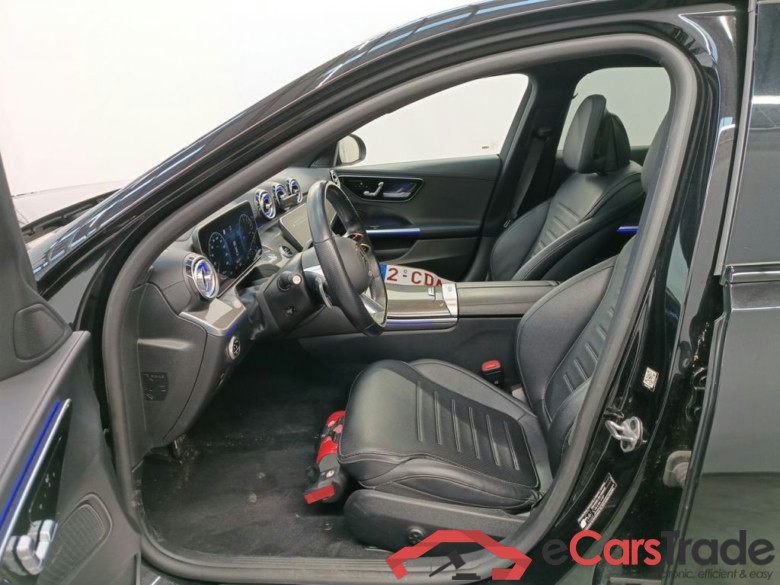 Mercedes-Benz C-Klasse Berline C 300 e AMG Line 4d #3