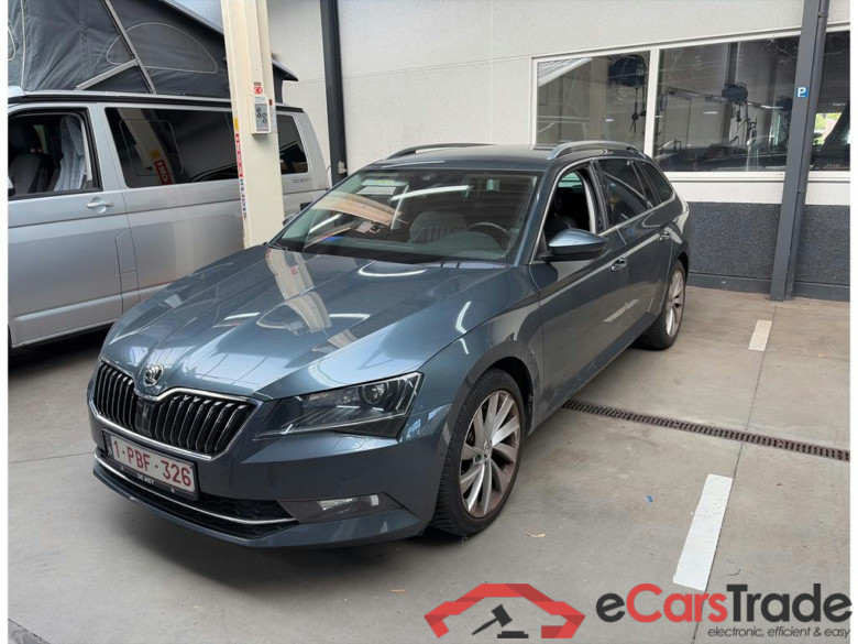 SKODA Superb Combi Superb Wagon Style 1,6 TDI 88 kW 7-speed automat. #1