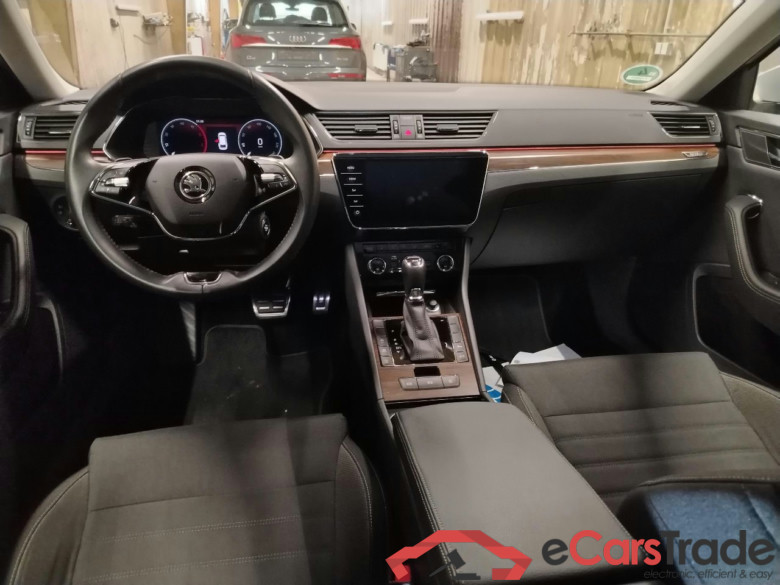 Superb Combi Scout 4x4 2.0 TDI 147KW AT7 E6d #3