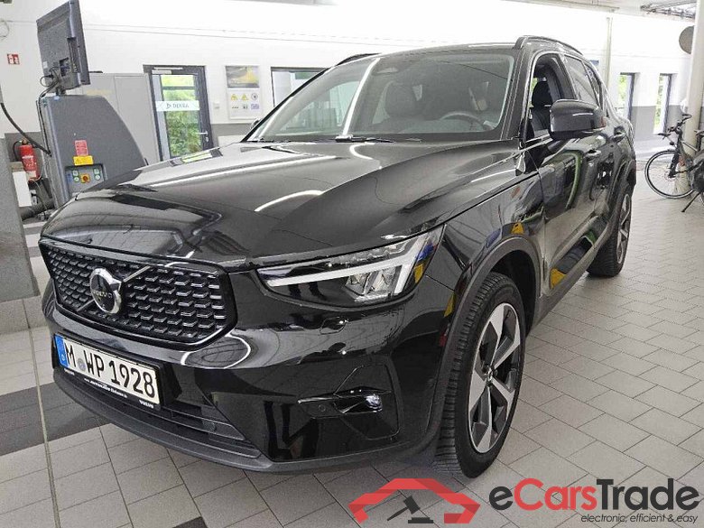 Volvo XC40 (2017->) DE - SUV5 B4 2WD EU6d, Plus Dark, (Facelift) 2022 - 2024