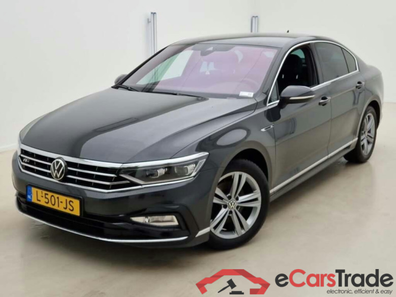 VOLKSWAGEN PASSAT 1.5 TSI R-Line Bns+ #1