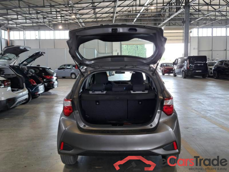 TOYOTA YARIS / 2017 / 5P / BERLINA 1.5 HYBRID BUSINESS #5