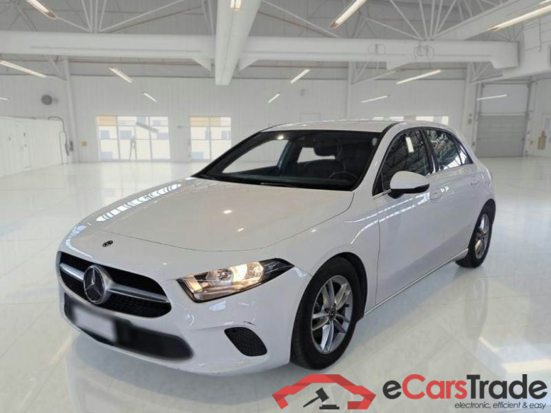 MERCEDES-BENZ CLASSE A / 2018 / 5P / BERLINA A 180 D AUTOMATIC BUSINESS #1