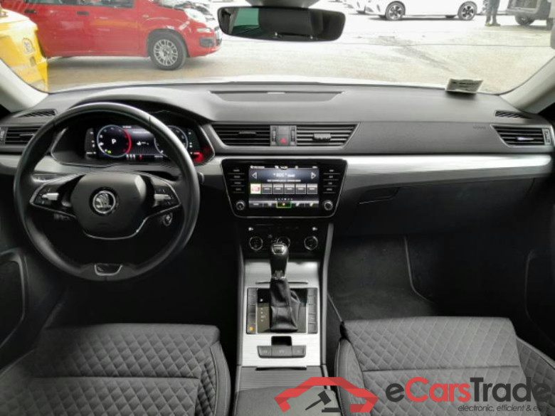 SKODA SUPERB WAGON / 2019 / 5P / STATION WAGON 2.0 TDI EVO 110KW EXECUTIVE DSG #3