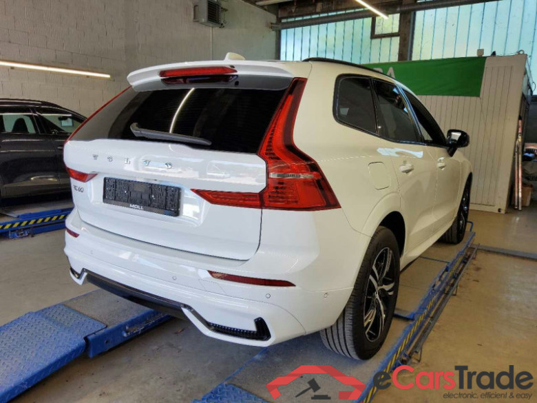 Volvo XC60 (03.2017->) DE - SUV5 B4 (Benzin) 2WD EU6d, R-Design Mild-Hybrid, (Facelift) 2021 - 2022 #3