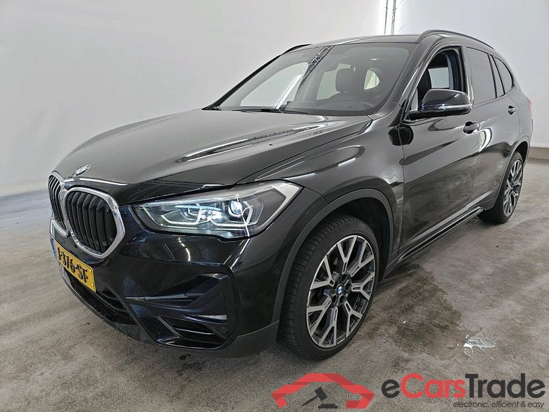 BMW X1 sDrive20iA Sport Line 5d + Pano