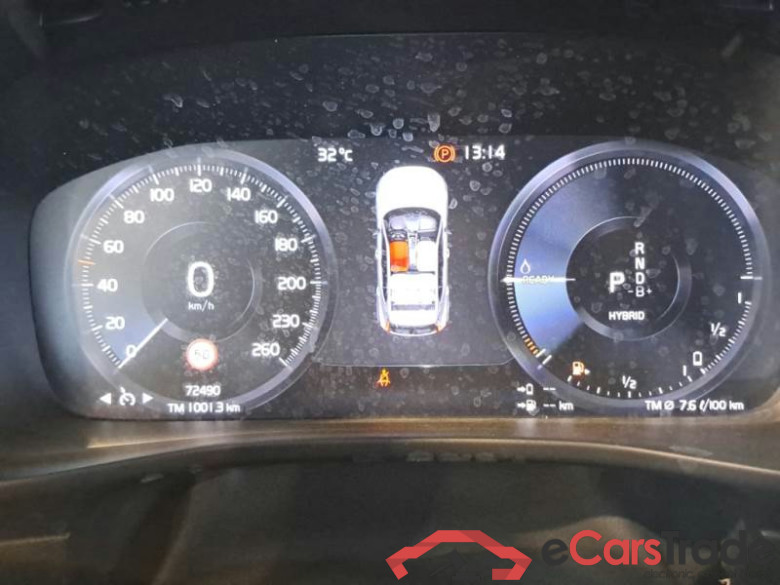 VOLVO XC40 / 2017 / 5P / SUV T4 PLUG-IN HYBRID AUTO RECH INSCRIP EXPR #4