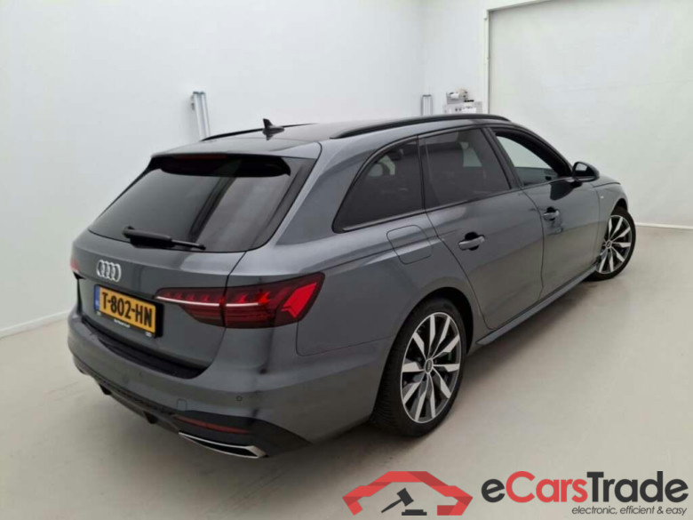 AUDI A4 Avant 35 TFSI S ed comp #2