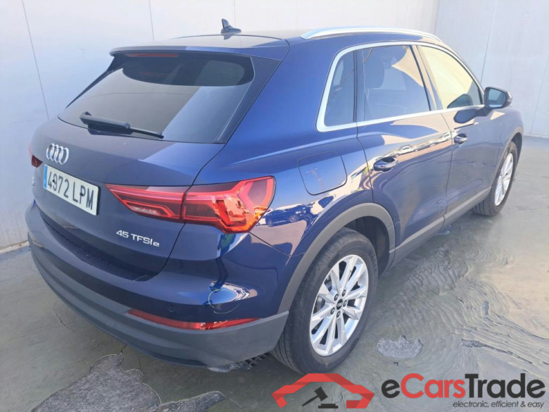 AUDI Q3 / 2018 / 5P / todoterreno 45 TFSI e 180kW S tronic Advanced #2