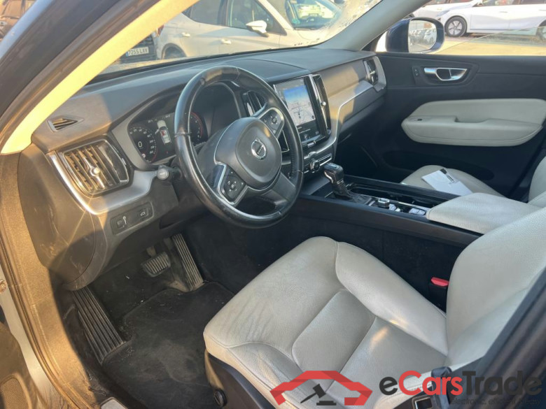 VOLVO XC60 / 2017 / 5P / todoterreno 2.0 T4 Business Plus Auto (CX) #3