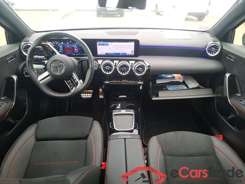 MERCEDES-BENZ Classe A Compact / 2022 / 5P / Berline A 200 AMG Line 7G-DCT #5