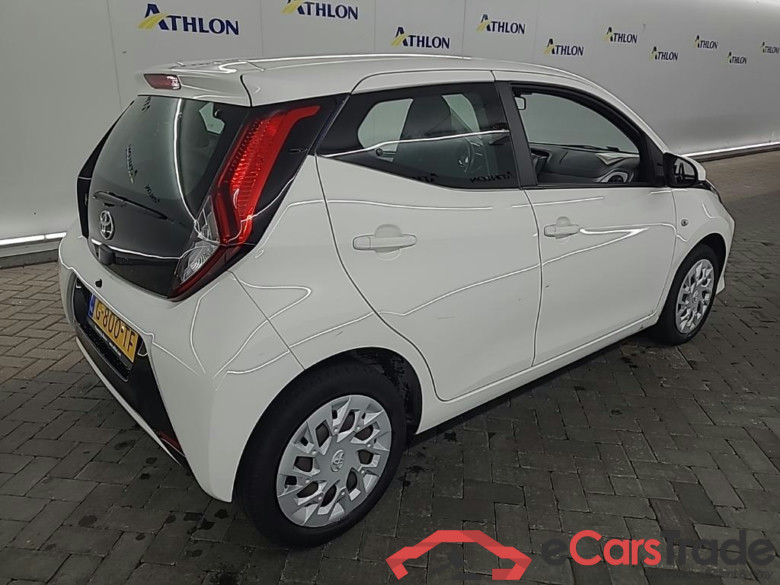 TOYOTA Aygo 1.0 VVT-i x-play 5D 53kW #3