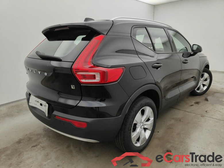 Volvo XC40 T2 Momentum Pro 5d #2