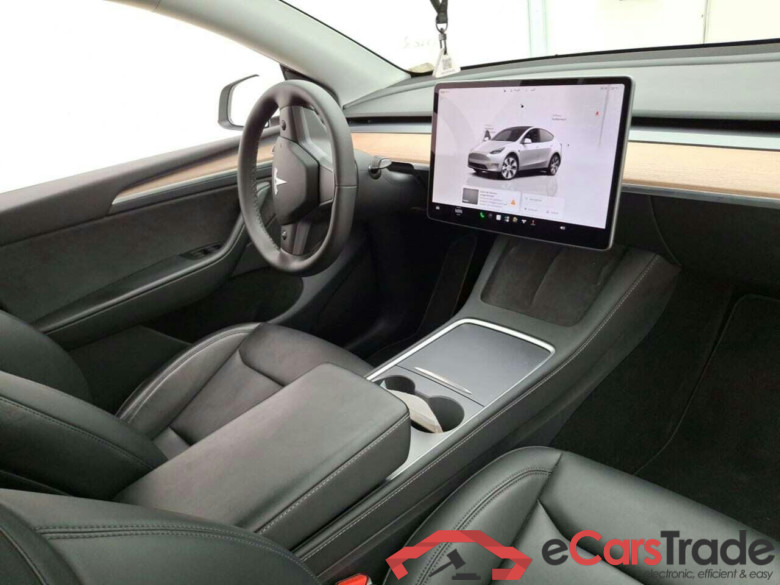Tesla Model Y Dual Motor Long Range Autopilo #3