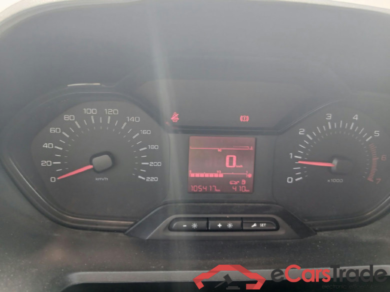 PEUGEOT Partner / 2018 / 3P / furgón derivado de turismo Pro Standard 600kg BlueHDi 73kW (AC) #4