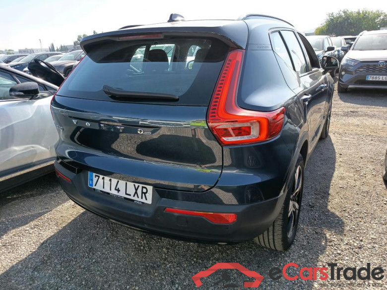 VOLVO XC40 / 2017 / 5P / todoterreno 1.5 T5 Twin Recharge R-Design Auto #2