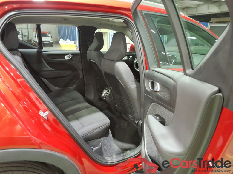 VOLVO XC40 1.5 T2 Momentum Pro #5