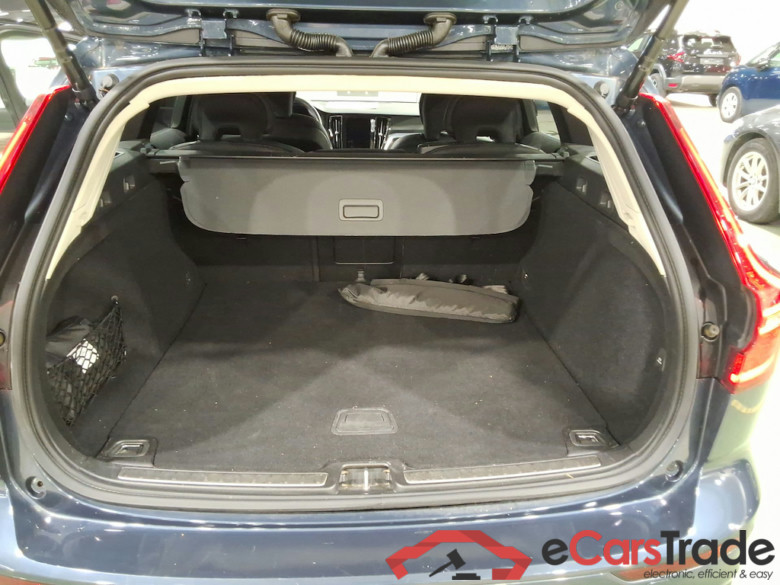 VOLVO V60 2.0 B3 GEARTRONIC MOMENTUM PRO #3