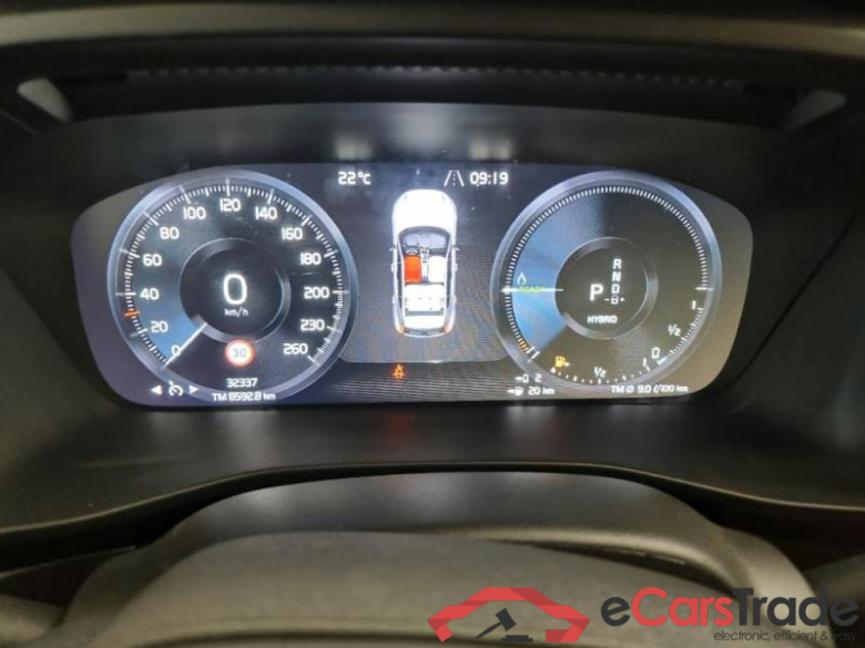 VOLVO XC40 / 2021 / 5P / SUV T5 RECHARGE PLUG-IN AUTO PLUS BRIGHT #4