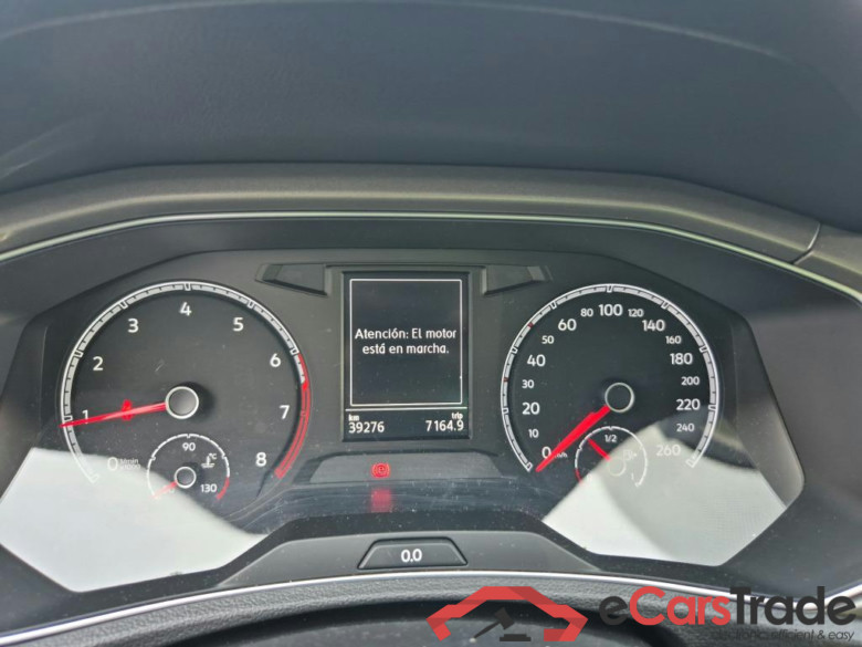 VOLKSWAGEN T-Roc / 2017 / 5P / todoterreno Advance Style 1.0 TSI 85kW (115CV) #4