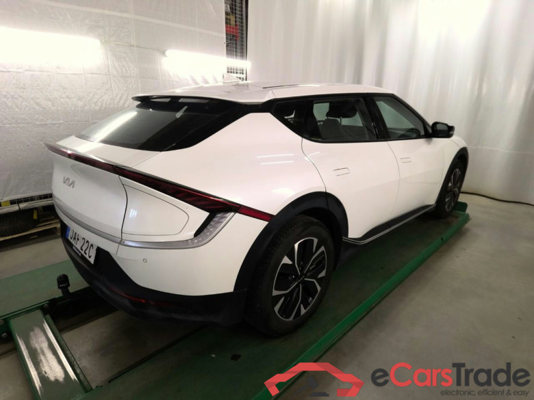 Kia EV6 77,4kWh 325 AWD #3