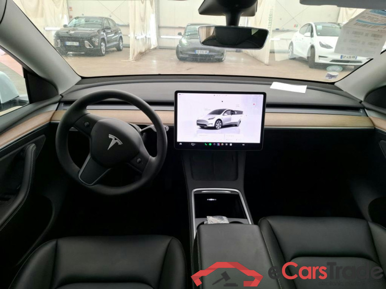 TESLA Model Y / 2021 / 5P / SUV RWD #6