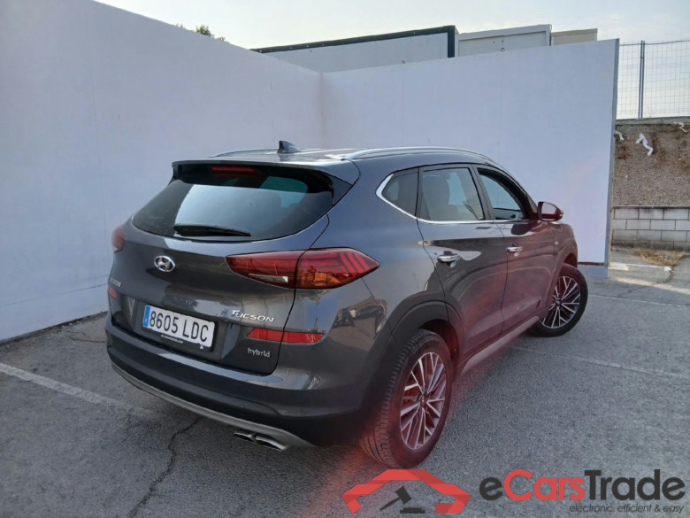 HYUNDAI Tucson / 2018 / 5P / todoterreno 1.6 CRDI 85kW (116CV) 48V Tecno 4X2 #2