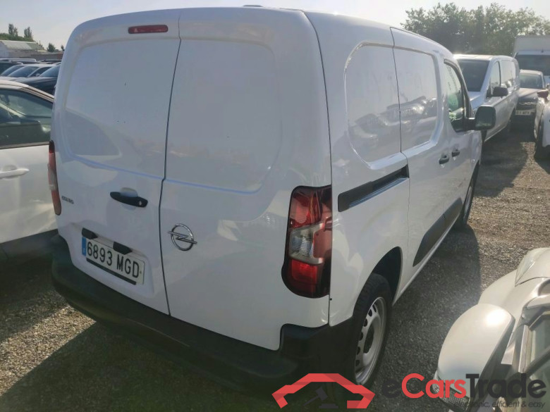 OPEL Combo / 2018 / 3P / furgón derivado de turismo Cargo L 1000kg Diesel 1.5 100HP S&S MT E (AC) #2