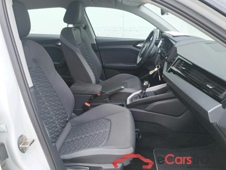 AUDI A1 / 2018 / 5P / berlina con portón Sportback Adrenalin 30 TFSI 81kW S tron(SP) #6
