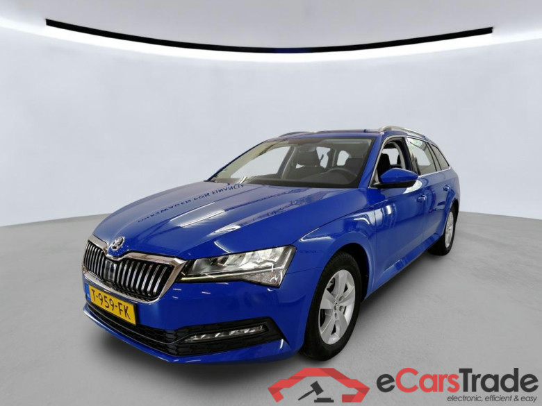 SKODA Superb Combi 110 kW #1
