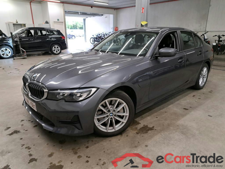 BMW - BMW 3 BERLINE 330e 292PK Business Edition With Heated Sensatec Sport Seats & Parking Assistant Pack  * HYBRID * #1