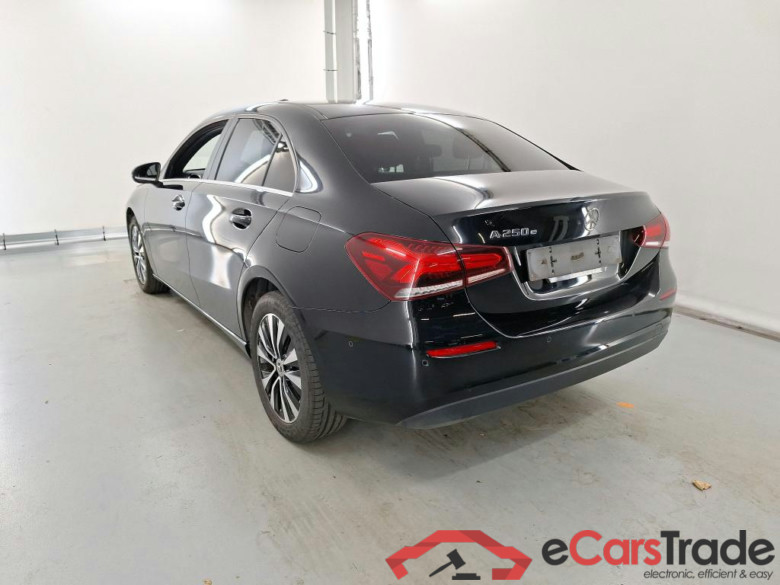 MERCEDES-BENZ A-CLASS LIMOUSINE 1.3 A 250 E BUSINESS SOLUTION DCT #3