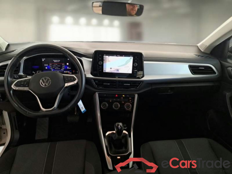 VOLKSWAGEN T-ROC / 2021 / 5P / SUV 2.0 TDI SCR LIFE DSG #3