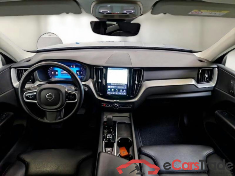 VOLVO XC60 / 2021 / 5P / SUV B4 D AWD AUTOMATICO PLUS DARK #3