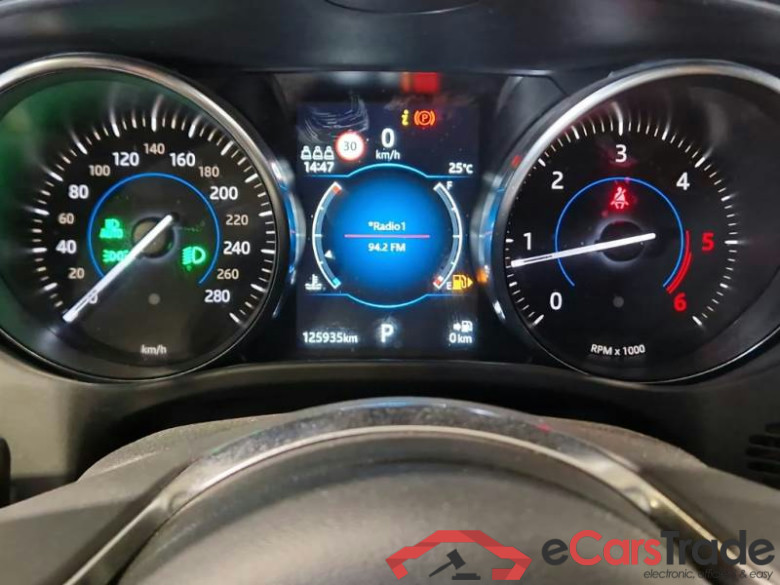JAGUAR F-PACE / 2015 / 5P / SUV 2.0D I4132KW PRESTIGE AWD AUTO #4