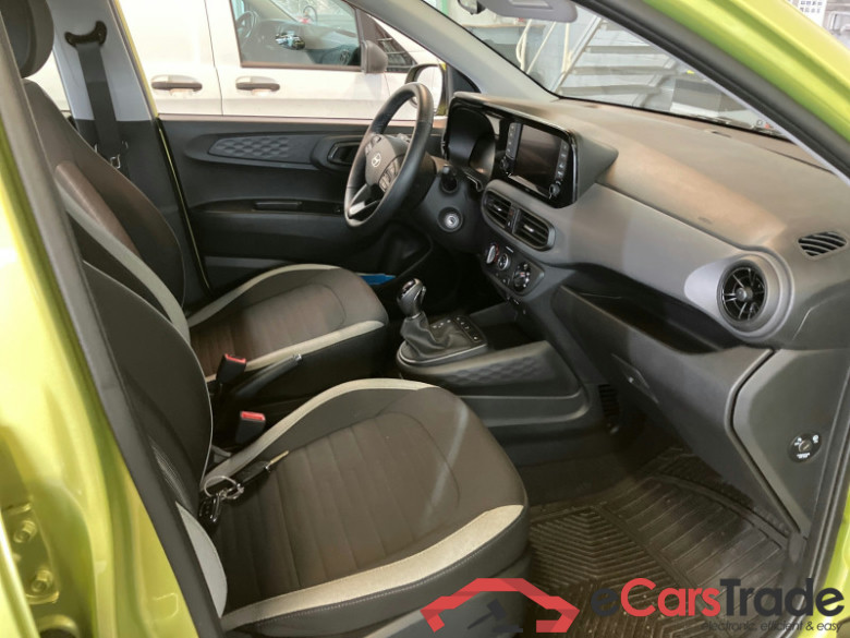 HYUNDAI i10 Schaden GA beachten #5