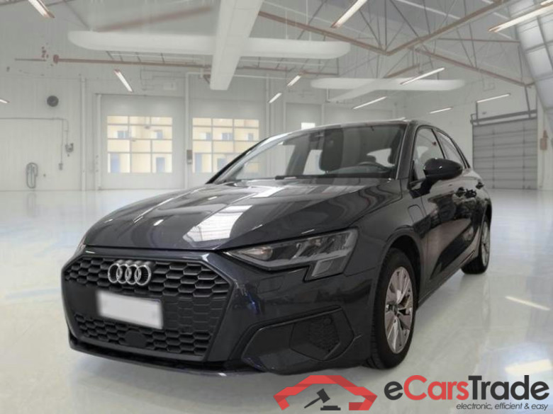 AUDI A3 / 2020 / 5P / BERLINA 40 TFSI E S TRONIC BUSINESS S.BACK #1